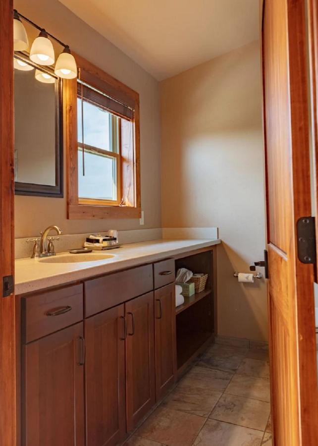 Yellowstone Valley Lodge, Ascend Hotel Collection Pray المظهر الخارجي الصورة