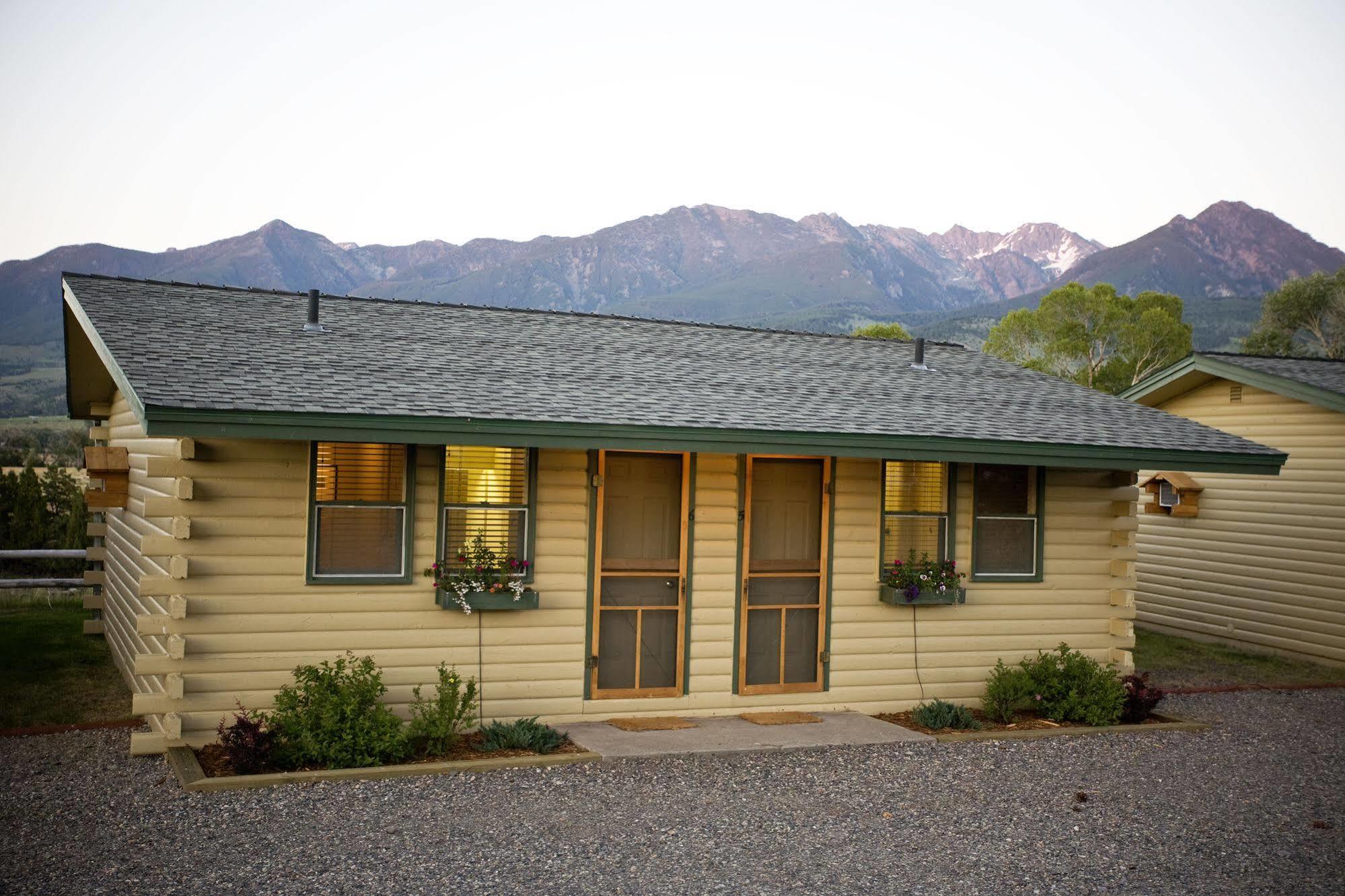 Yellowstone Valley Lodge, Ascend Hotel Collection Pray المظهر الخارجي الصورة